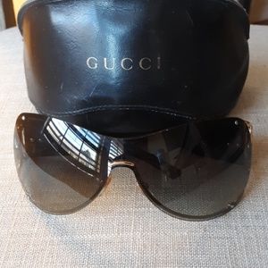 Authentic Oversized Gucci Sunglasses w/case